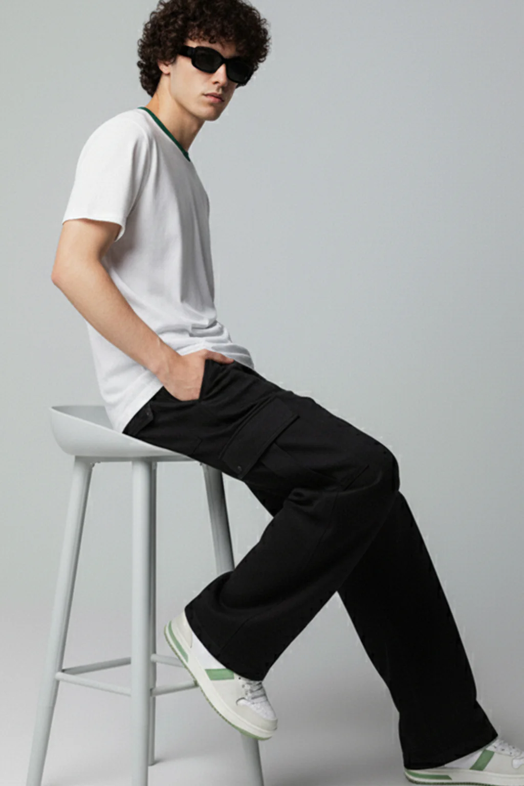 Black Woven Relaxed Fit High-Rise Exclusive Cargo Pant - Image 3