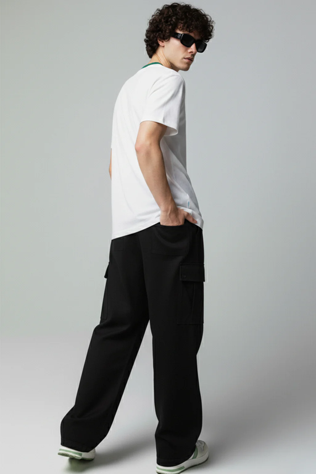 Black Woven Relaxed Fit High-Rise Exclusive Cargo Pant - Image 4