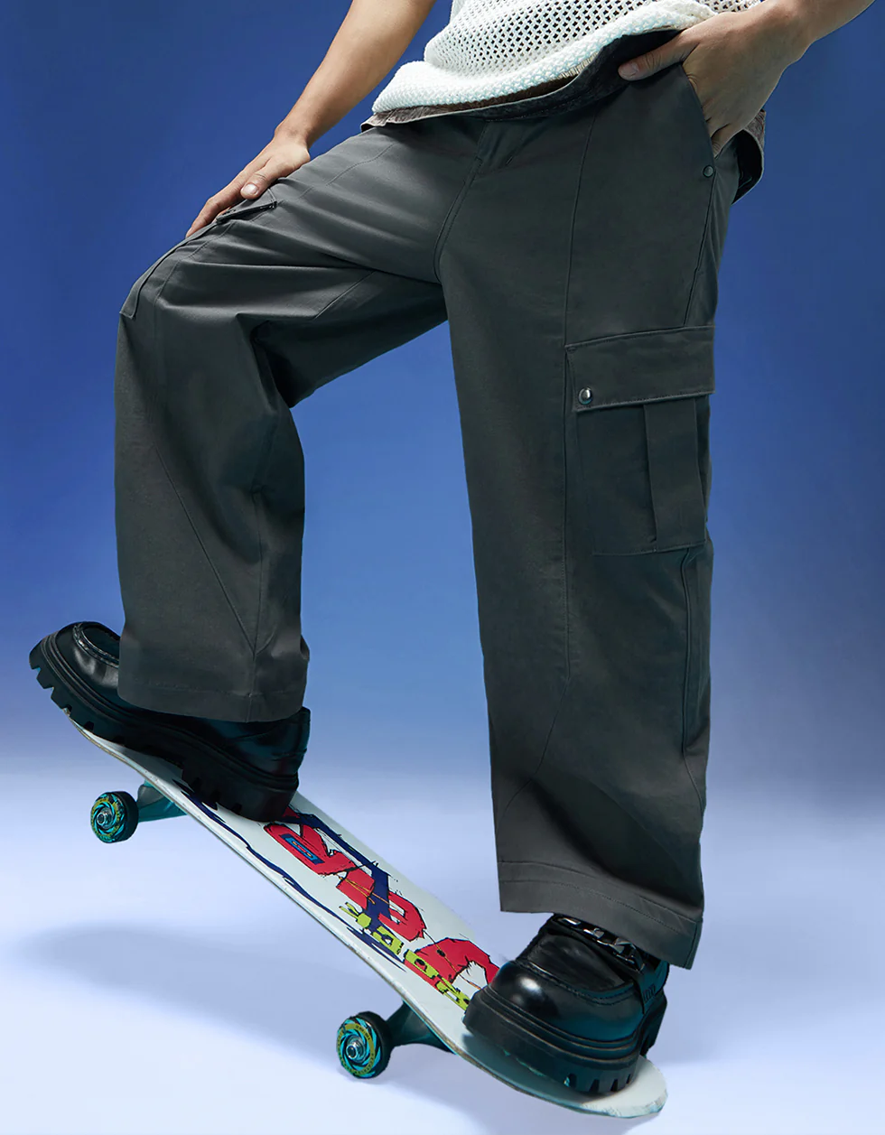 Grey Woven Relaxed Fit High-Rise Exclusive Cargo Pant - Image 3