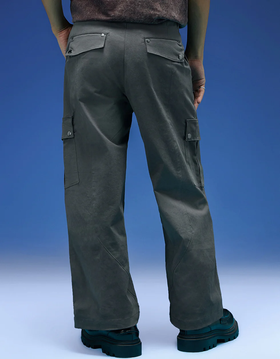 Grey Woven Relaxed Fit High-Rise Exclusive Cargo Pant - Image 5