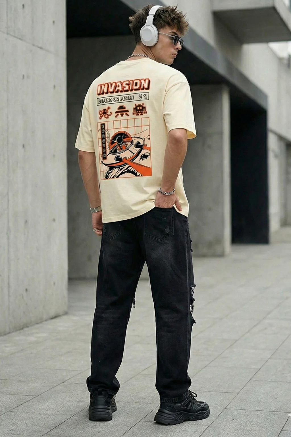 Invasion Swanwhite Oversized Graphic Printed T-shirt - Image 4