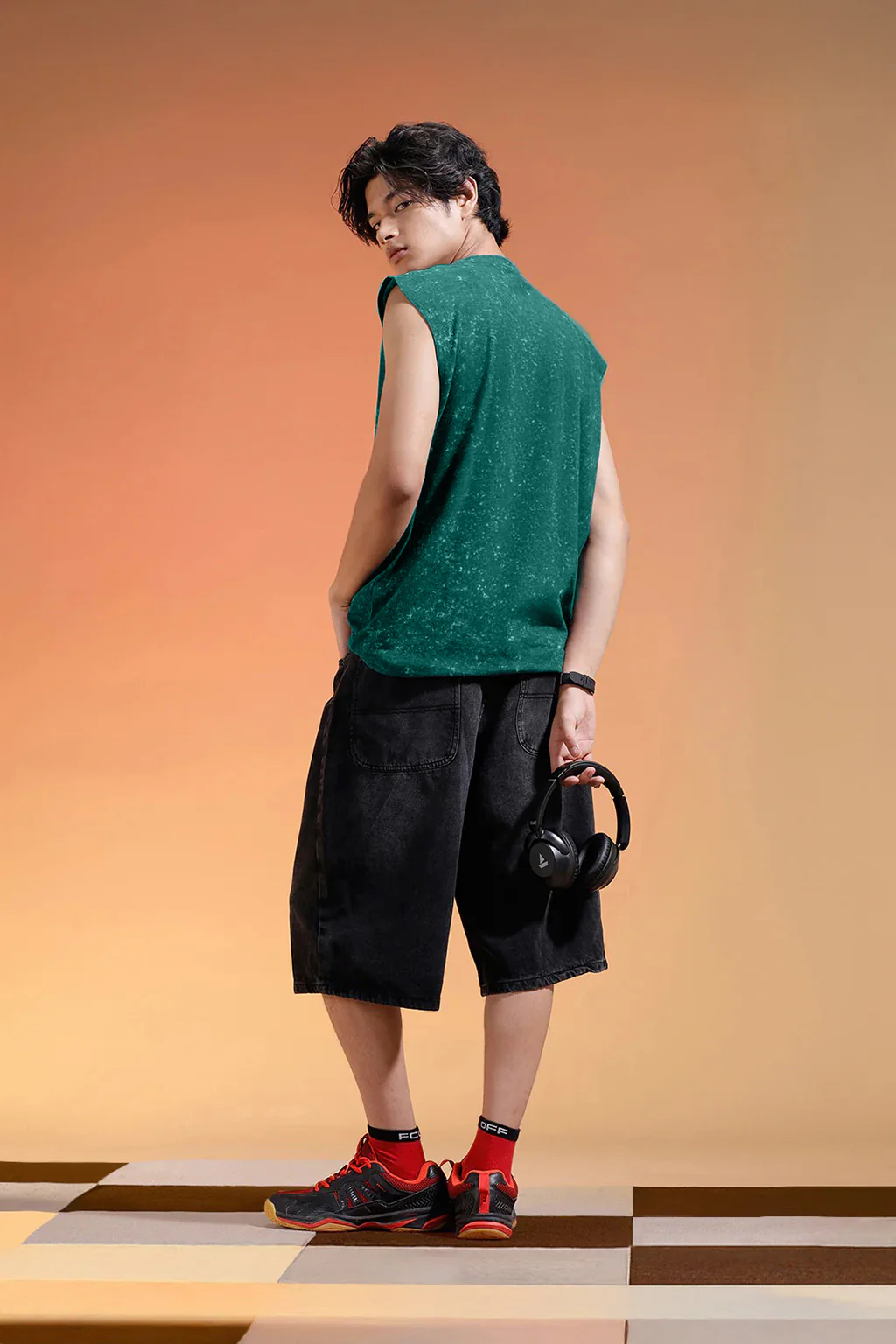 Los Angeles Green Oversized Printed Acid Wash Vest - Image 3