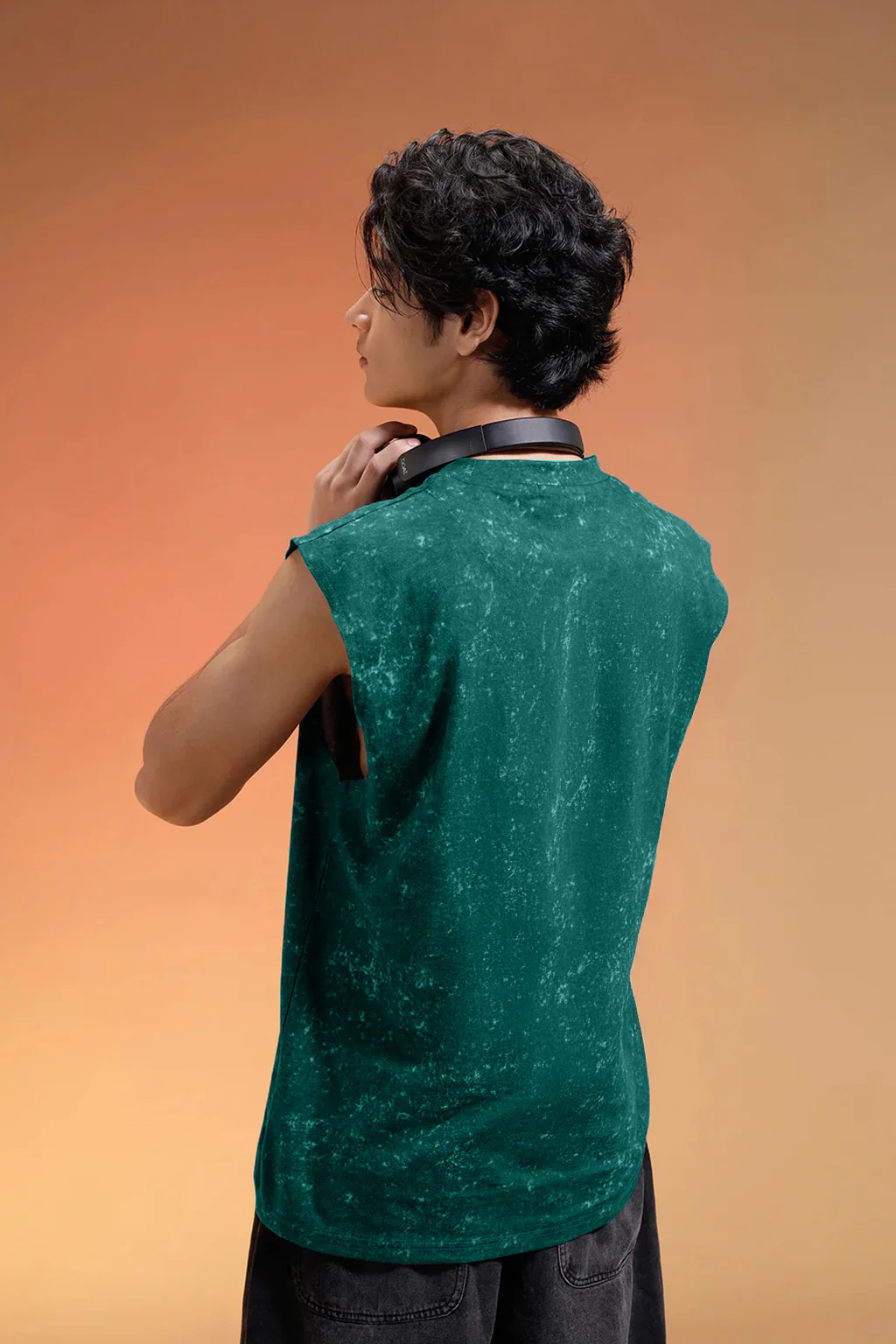 Los Angeles Green Oversized Printed Acid Wash Vest - Image 6
