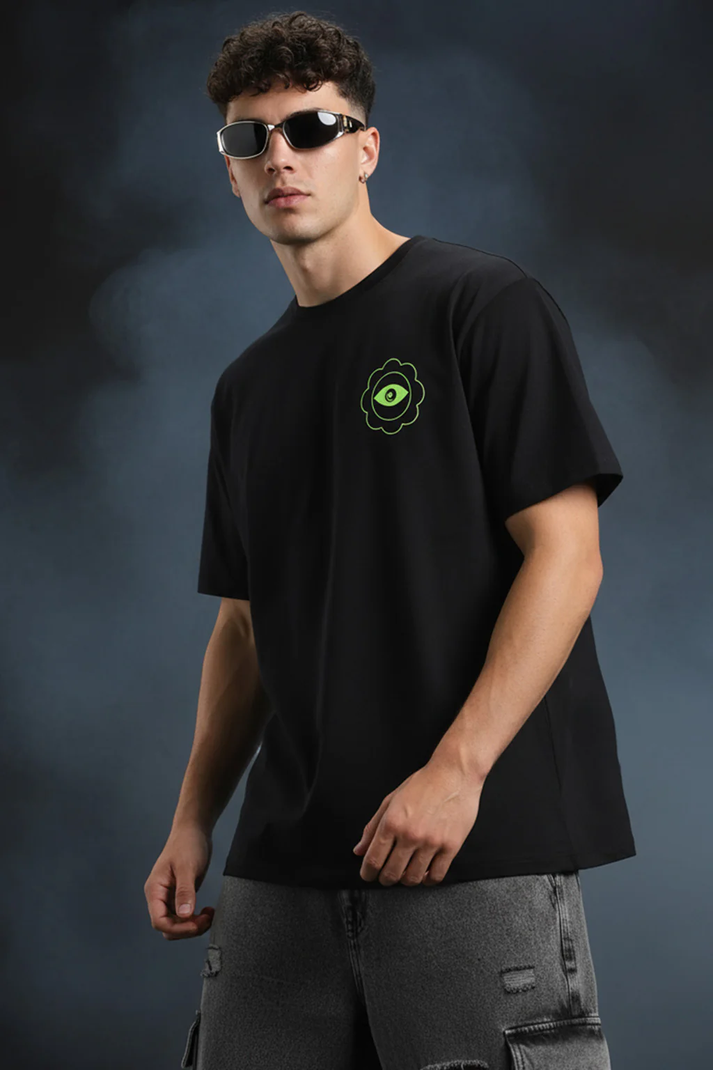 Stand Out Black Oversized Back Graphic Printed T-shirt - Image 2